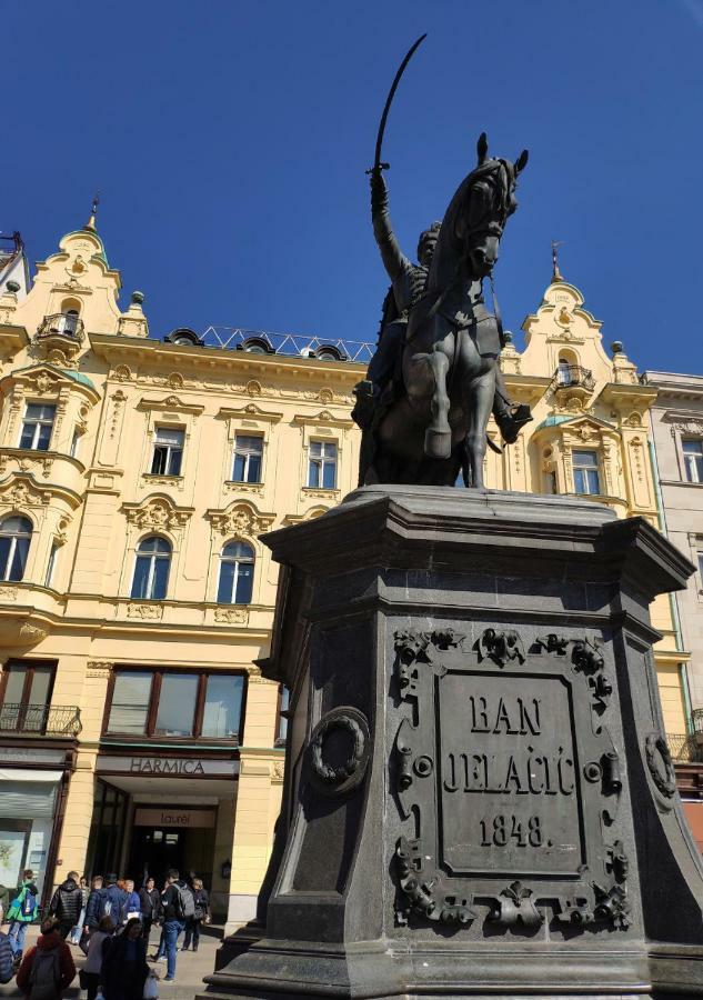 Luxurios And Historic Apartment "Shine" - Right On The Main Square Zagreb Luaran gambar