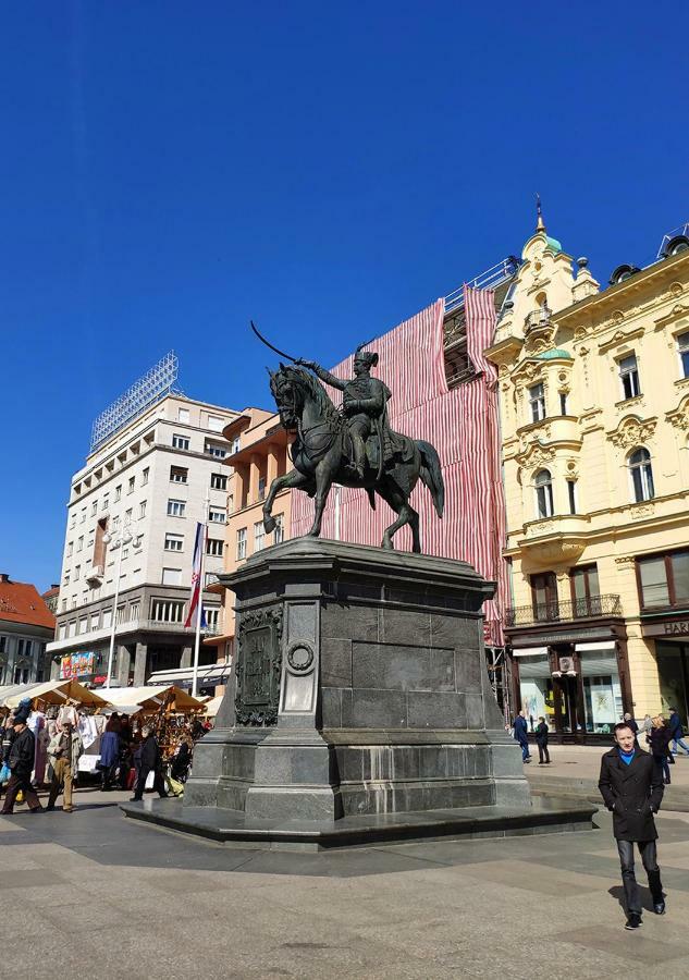 Luxurios And Historic Apartment "Shine" - Right On The Main Square Zagreb Luaran gambar